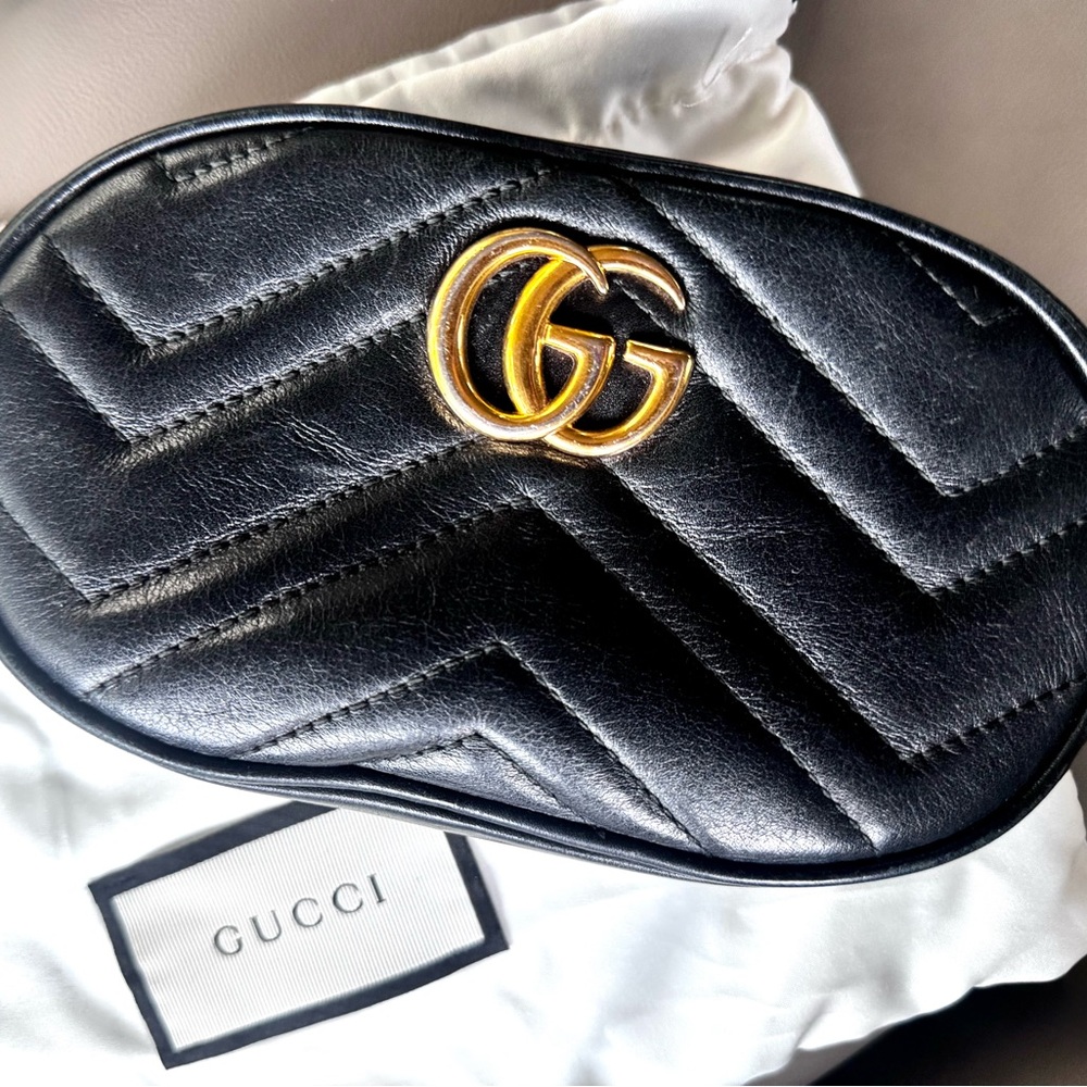 Gucci (GG Logo) Marmont Matelassé Leather Bag